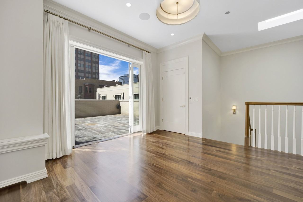 105 W Chestnut St #105 - Photo 7 of 8