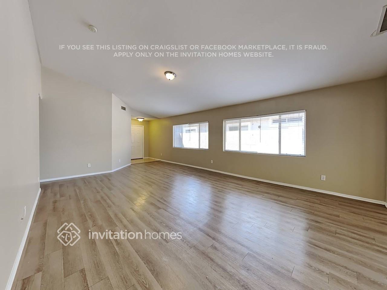 5318 W Jessica Ln - Photo 4 of 16