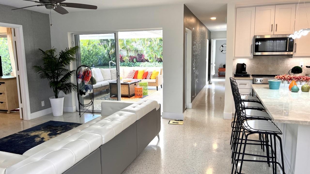 464 Nw 11th St - Photo 5 of 19