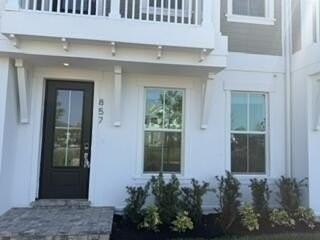 857 Sw Heirloom Walk - Photo 2 of 10