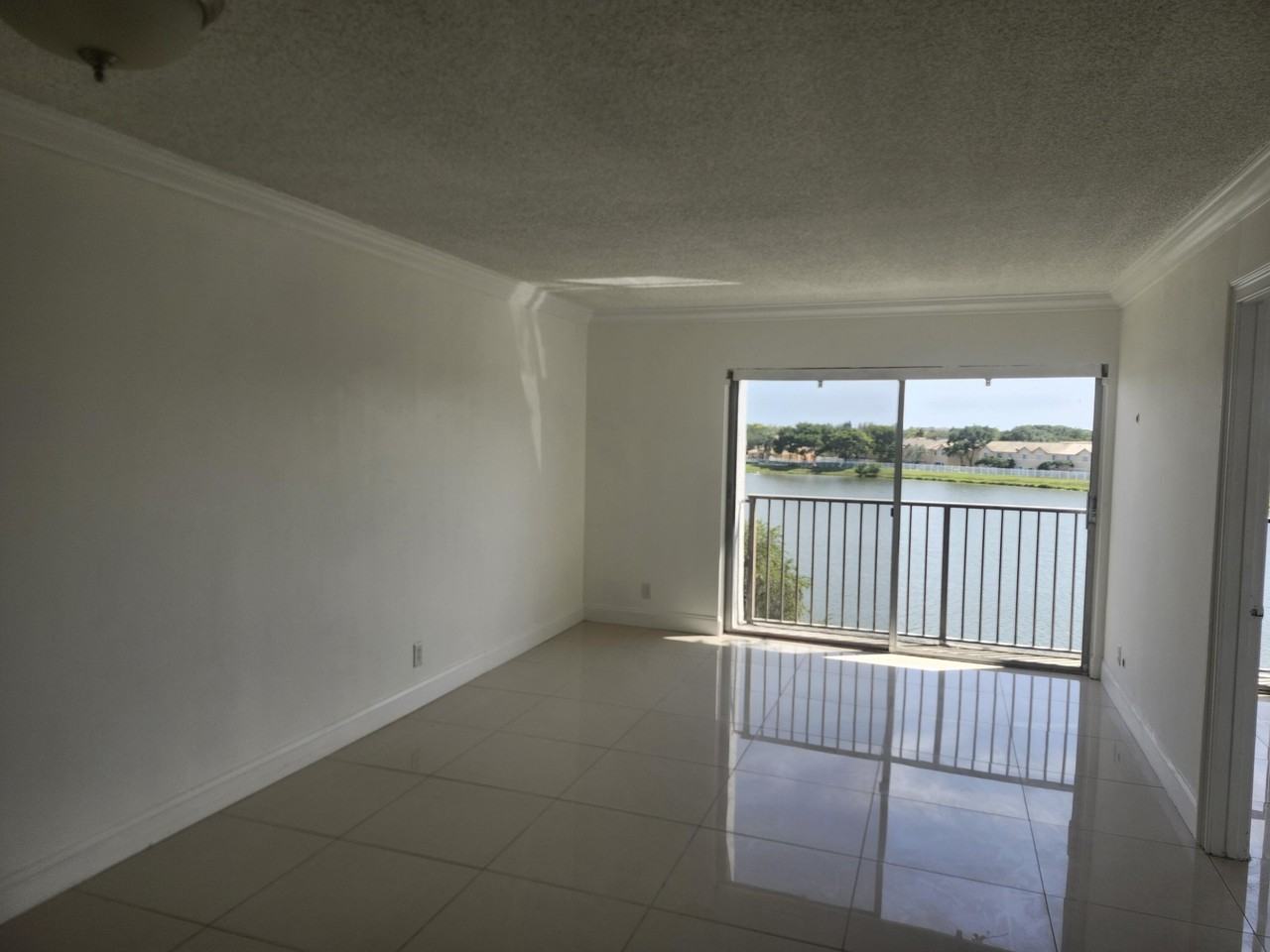 8600 N Sherman Cir #408 - Photo 3 of 21