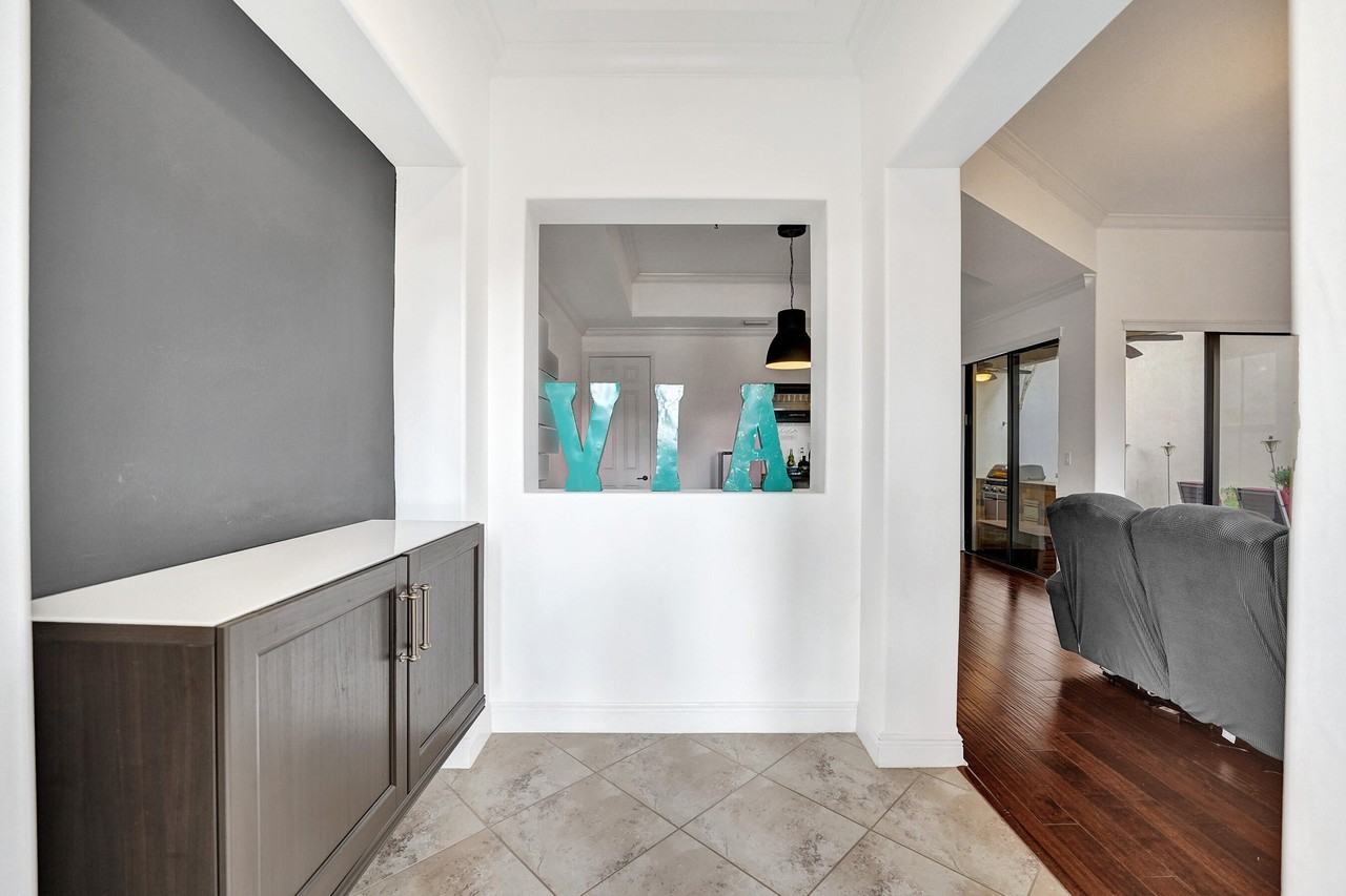 3946 Nw 84th Way - Photo 4 of 50