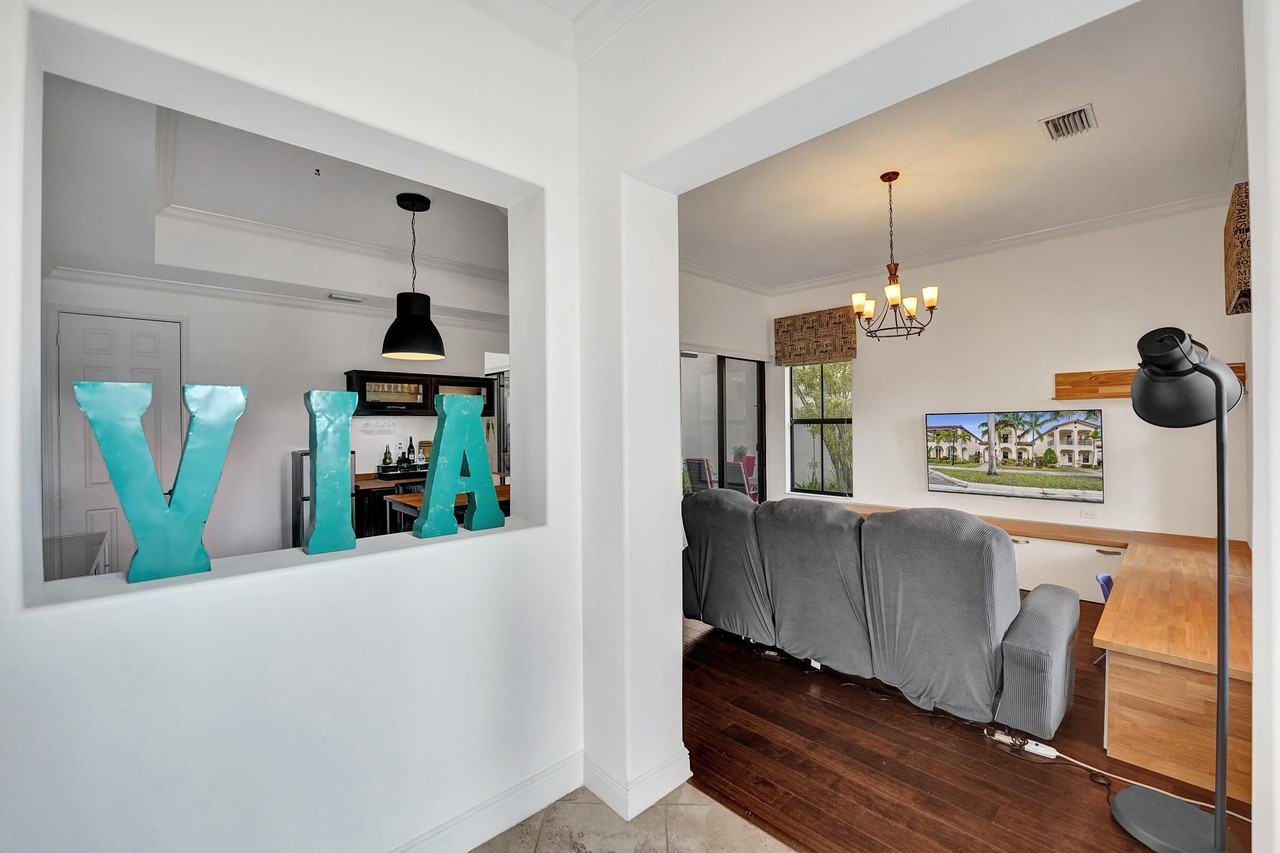 3946 Nw 84th Way - Photo 5 of 50