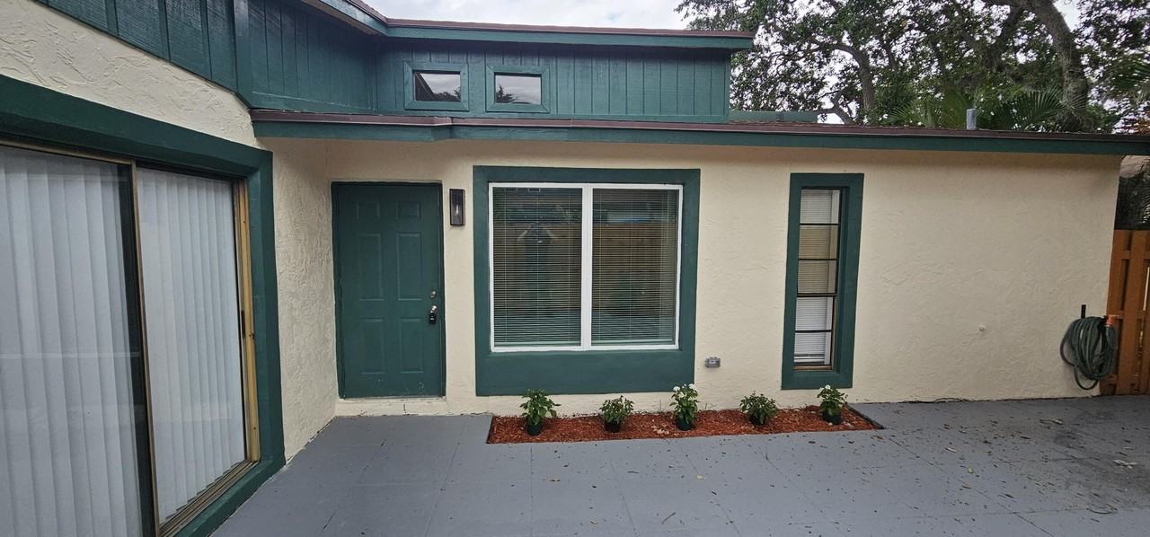 1016 Manor Dr #5C - Photo 2 of 14