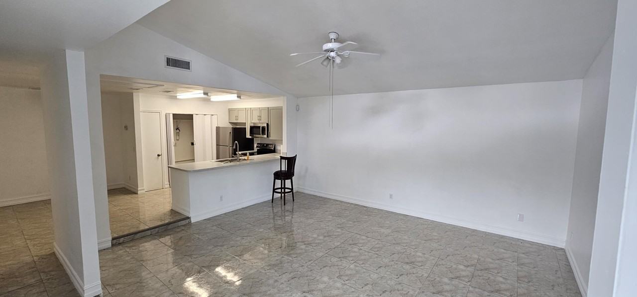 1016 Manor Dr #5C - Photo 7 of 14