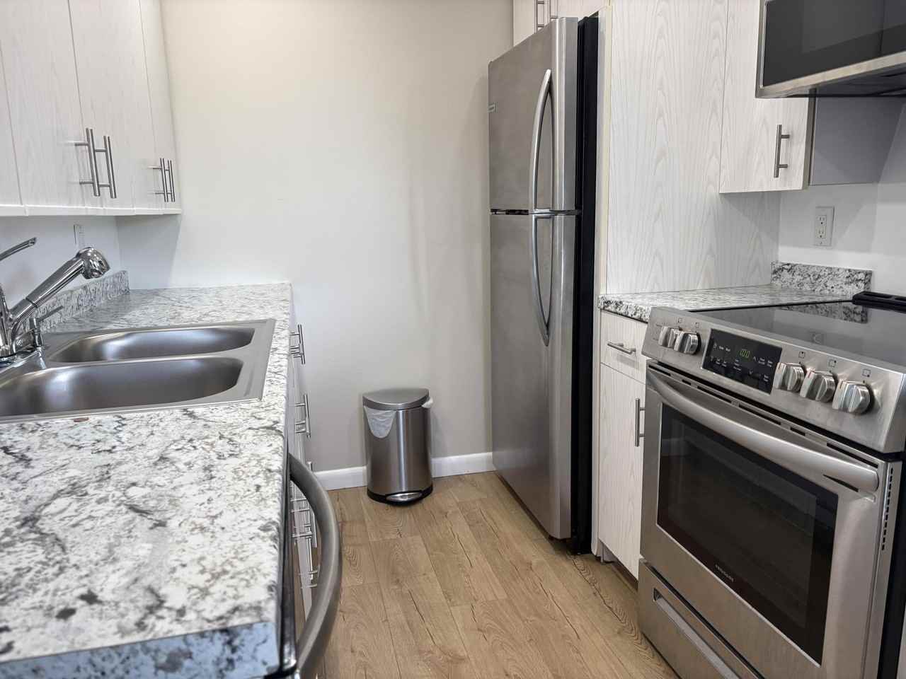 3082 Cornwall E - Photo 2 of 20