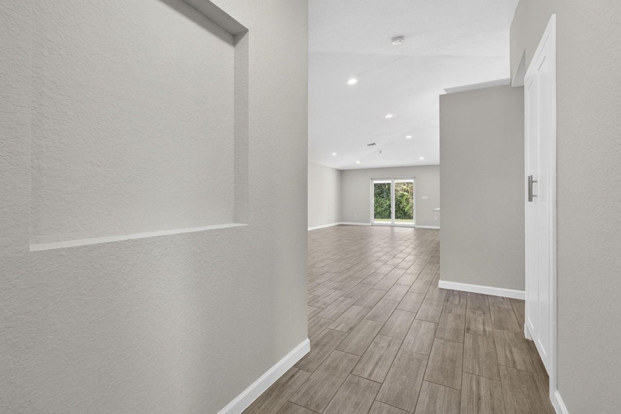 13393 40th Ln N - Photo 7 of 50