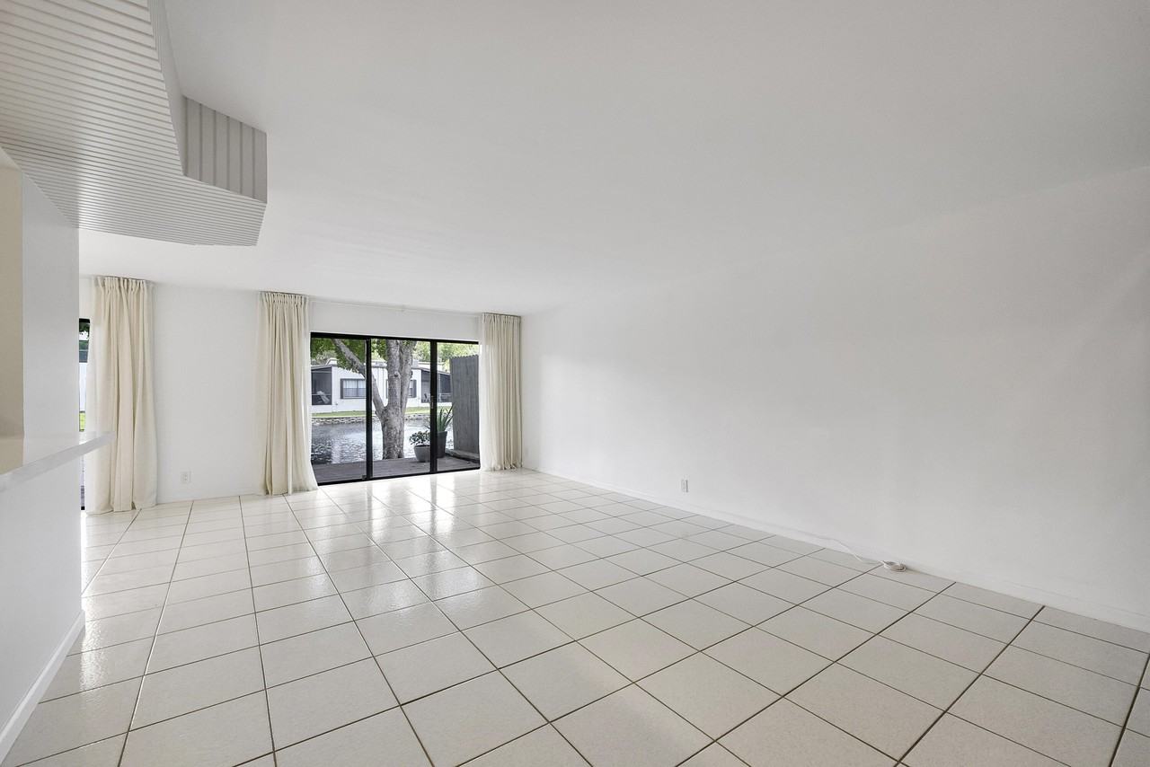 9717 N New River Canal Rd #409 - Photo 4 of 50
