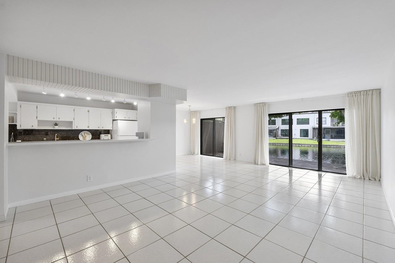 9717 N New River Canal Rd #409 - Photo 6 of 50