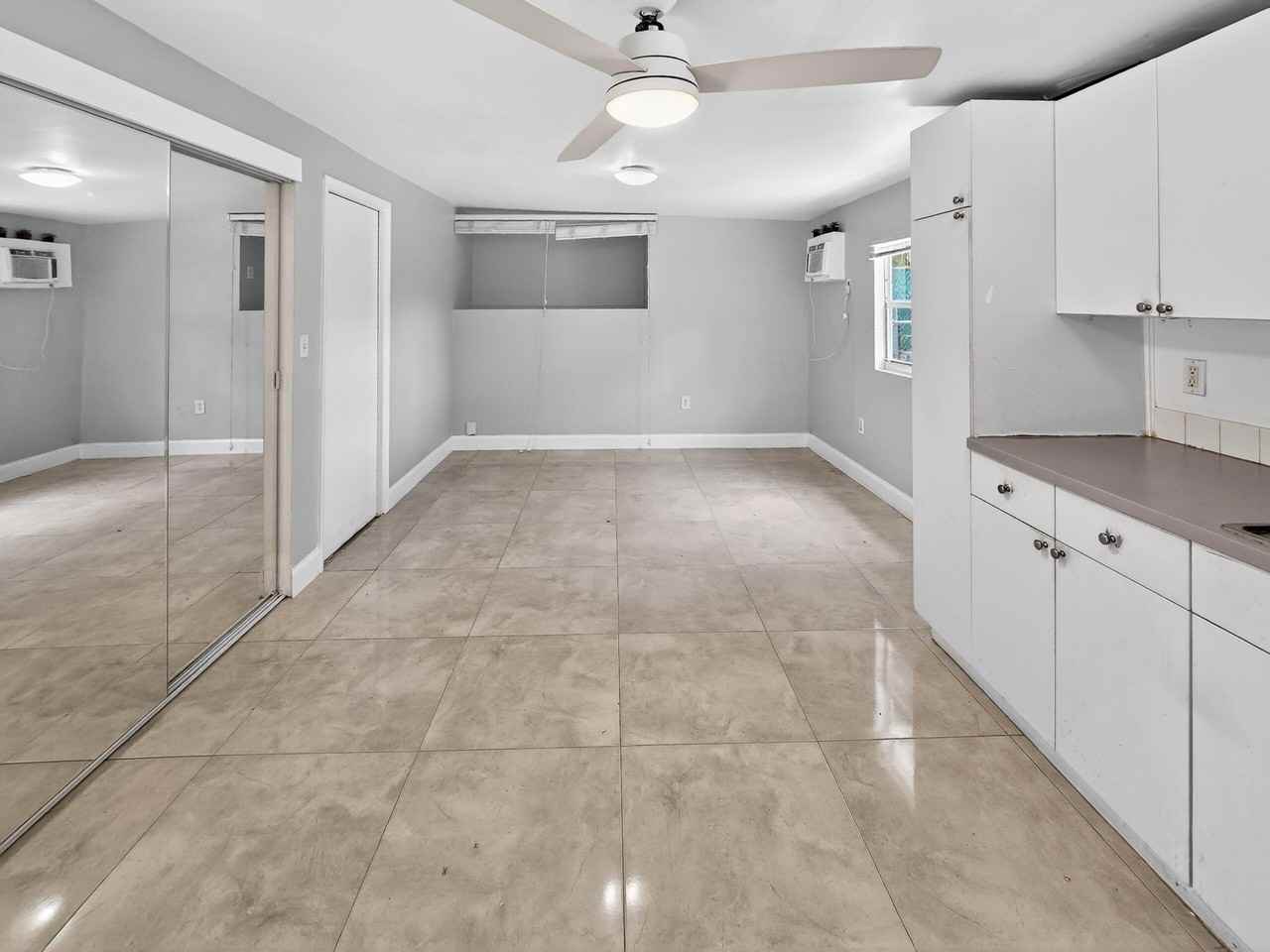 2438 Ne 184th St - Photo 4 of 15