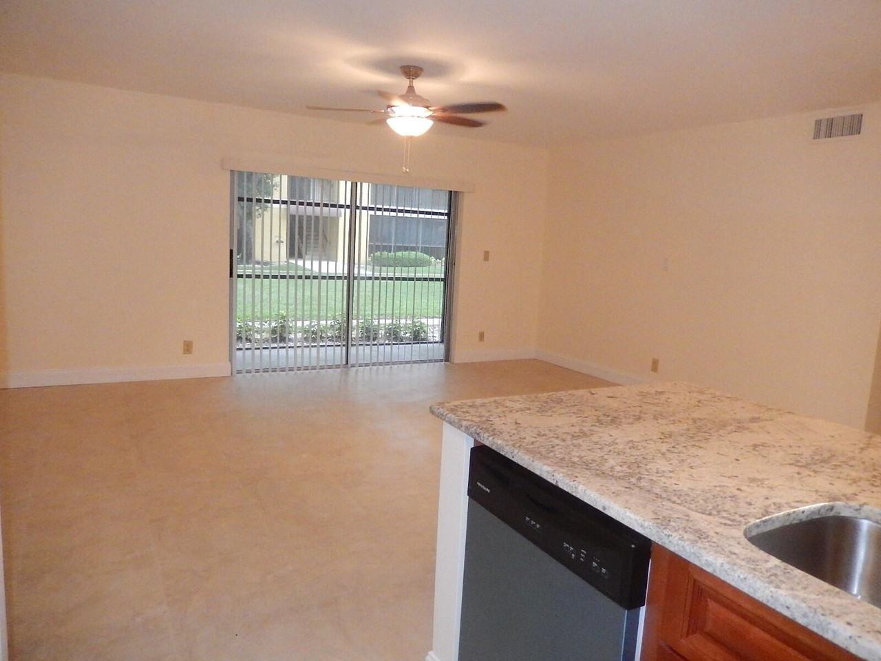 3017 N Oakland Forest Dr #106 - Photo 4 of 22