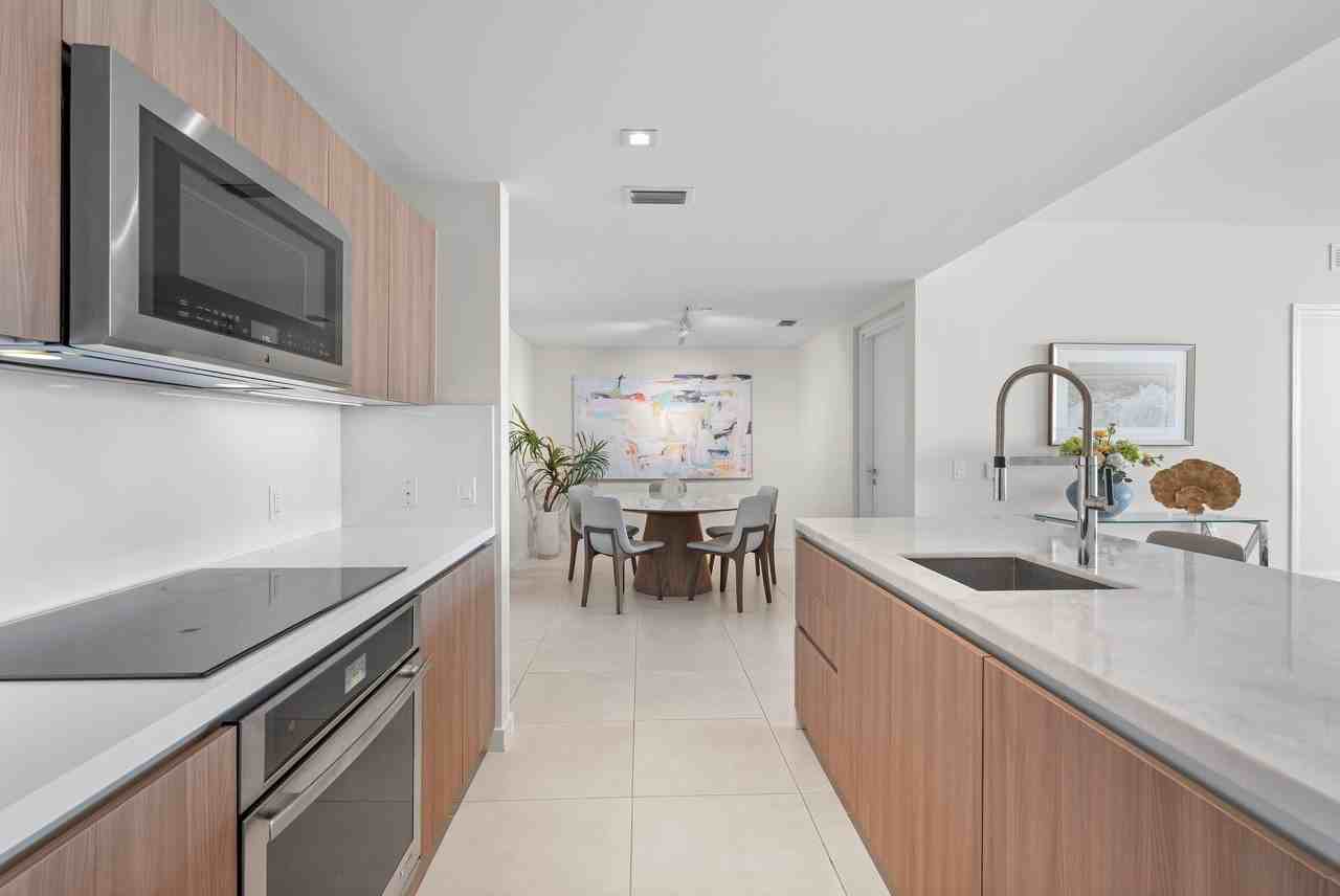 401 N Birch Rd #1102 - Photo 7 of 31