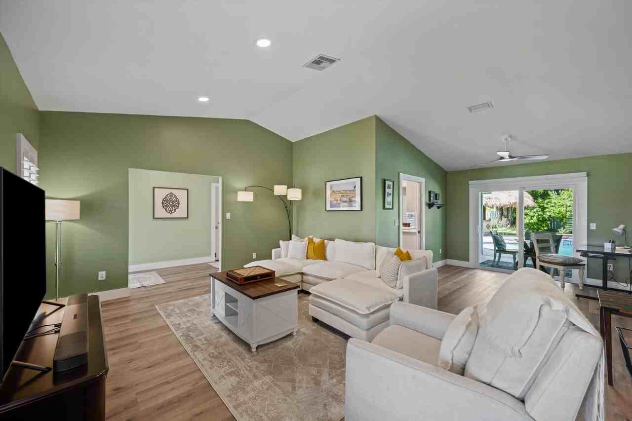 12139 Big Cone Ct - Photo 5 of 32