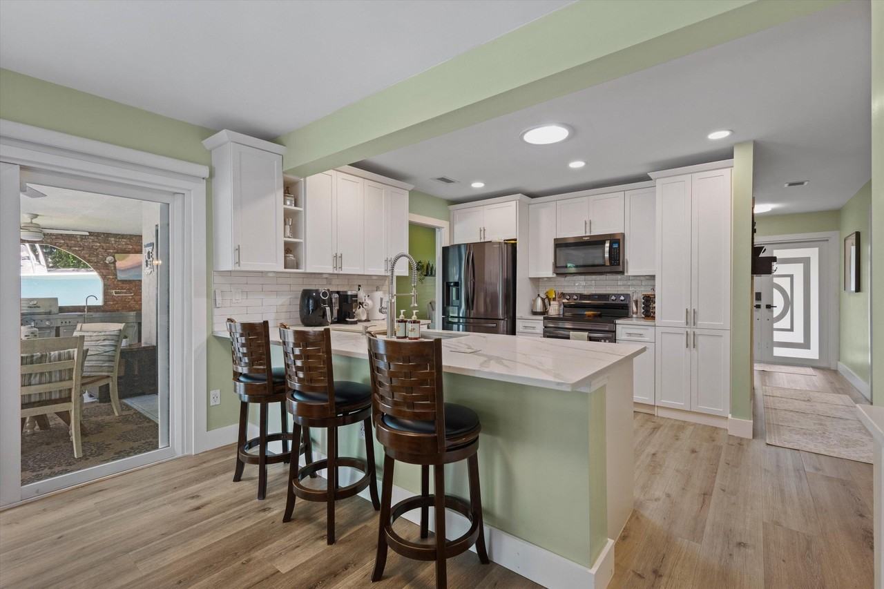 12139 Big Cone Ct - Photo 7 of 32