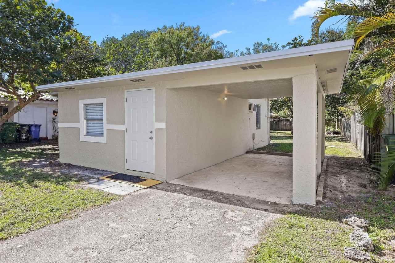 1409 Nw 7th Ave - Photo 5 of 24