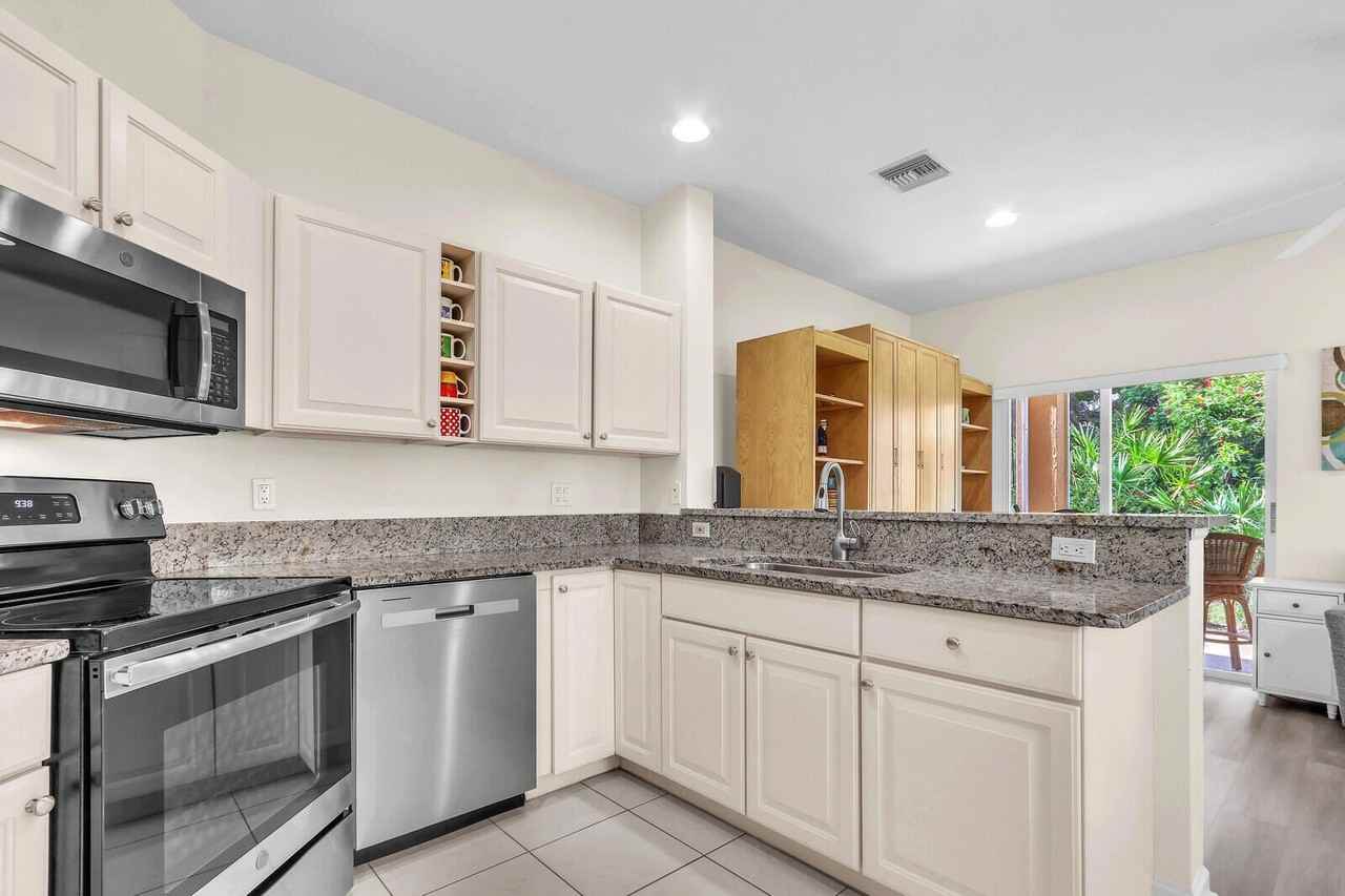 8931 Sandshot Ct - Photo 4 of 21