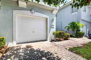 3271 Laurel Ridge Cir - Photo 1 of 1