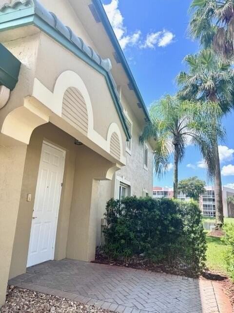 7842 Exeter Blvd E - Photo 2 of 42