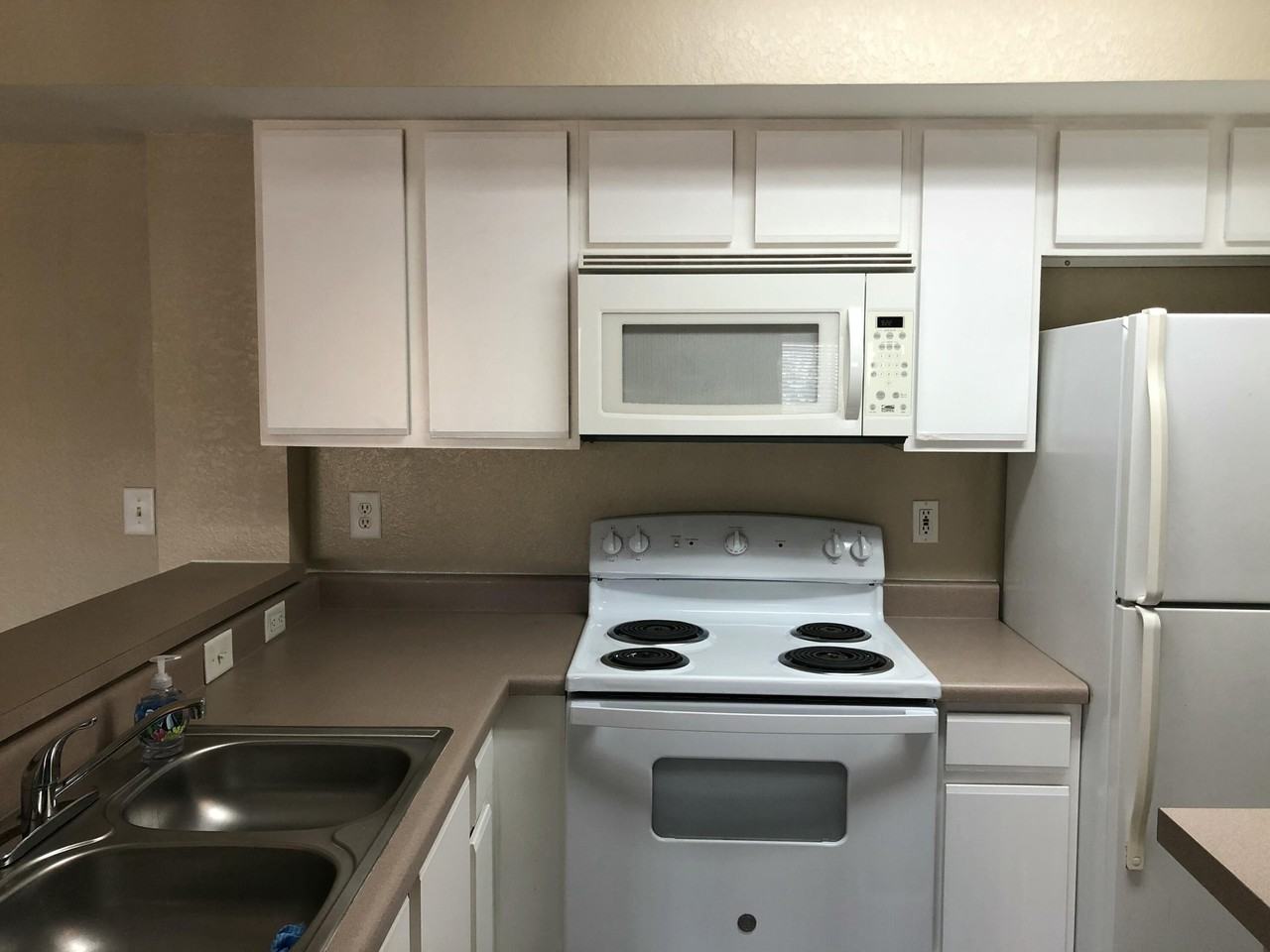 181 Sw Palm Dr #203 - Photo 3 of 24