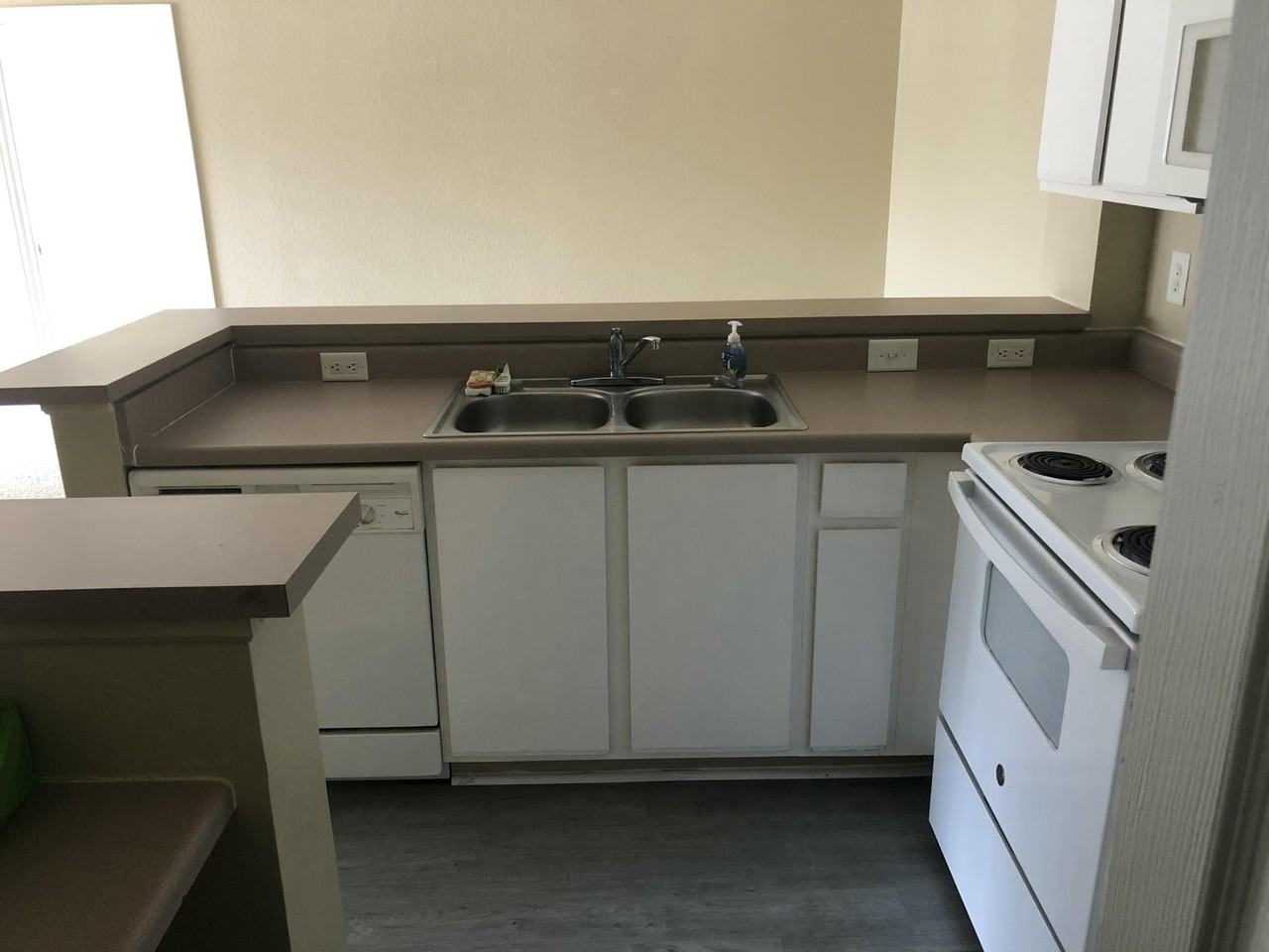 181 Sw Palm Dr #203 - Photo 5 of 24