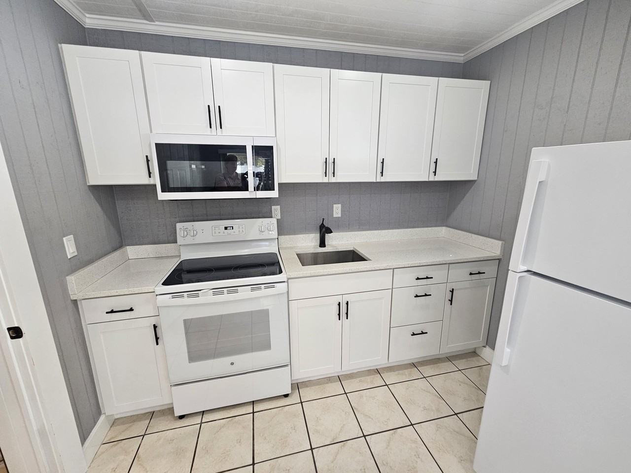 425 Ardmore Rd #4 - Photo 6 of 14