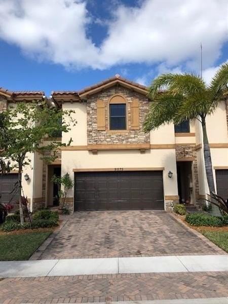 9575 Town Parc Cir N