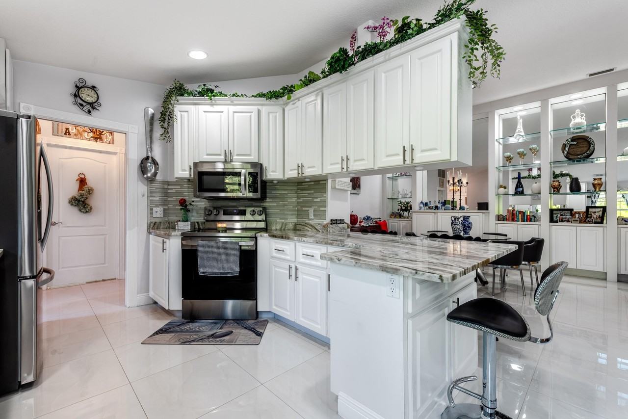 7068 Gila Ln - Photo 6 of 33