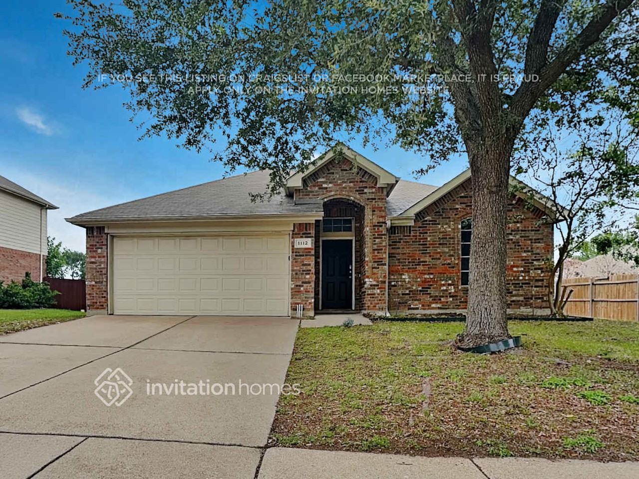 1112 Sweetwater Dr - Photo 3 of 19