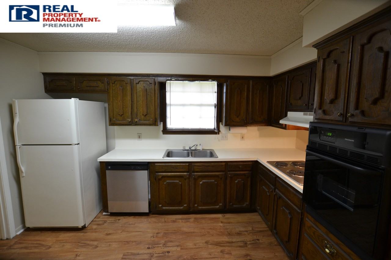 14015 Felicity Dr - Photo 3 of 11