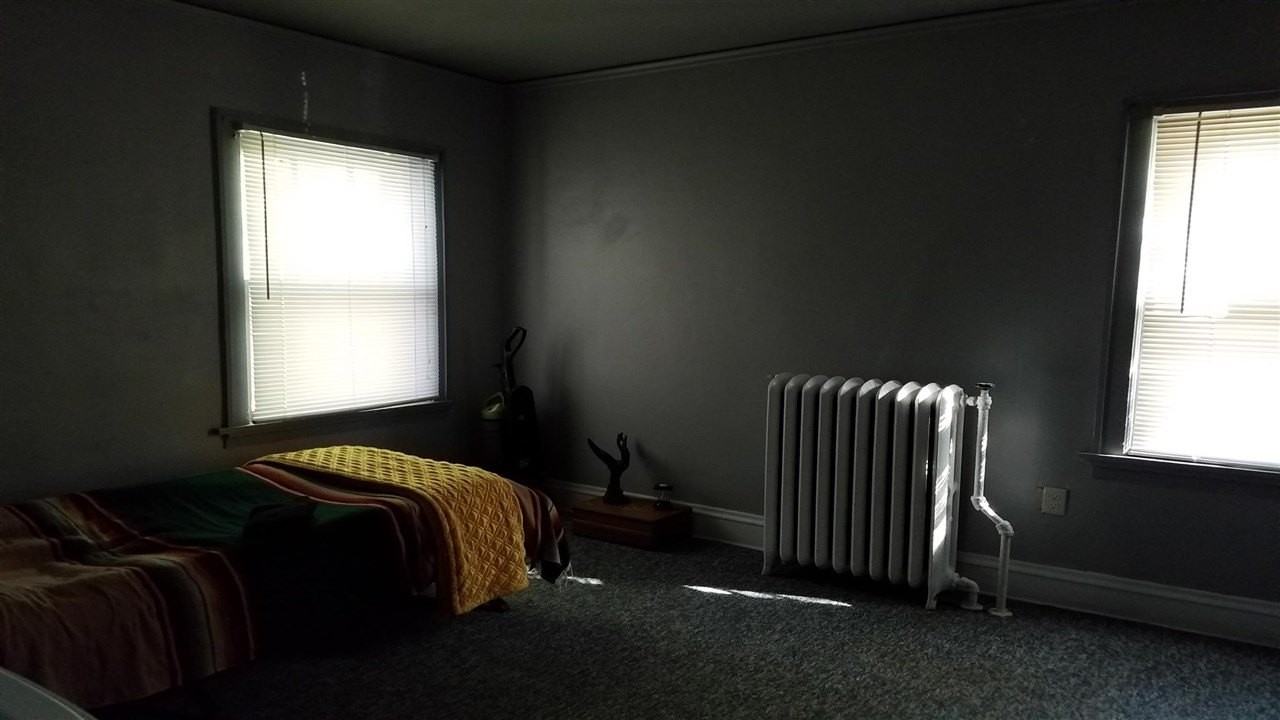 932 Emerald St #1B - Photo 5 of 19