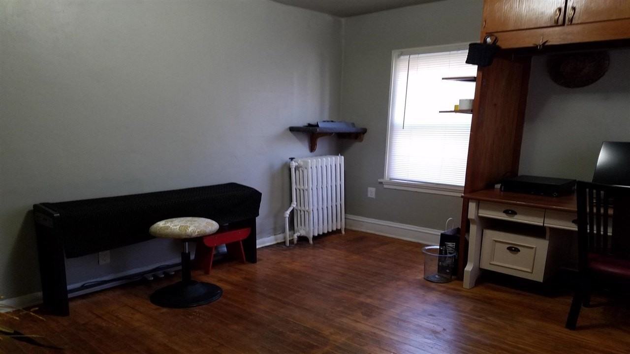932 Emerald St #1B - Photo 6 of 19