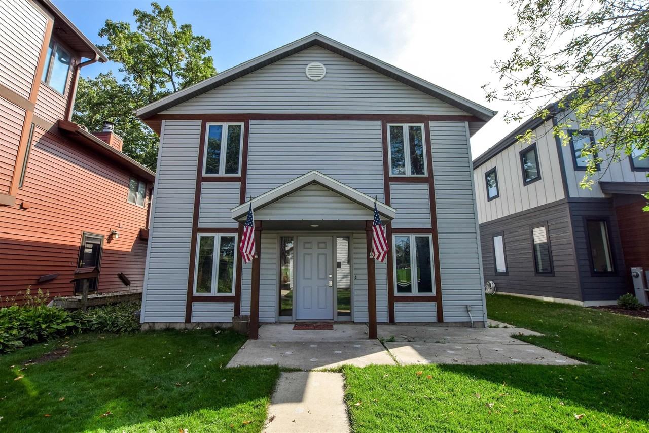 2159 Middleton Beach Rd - Photo 4 of 37