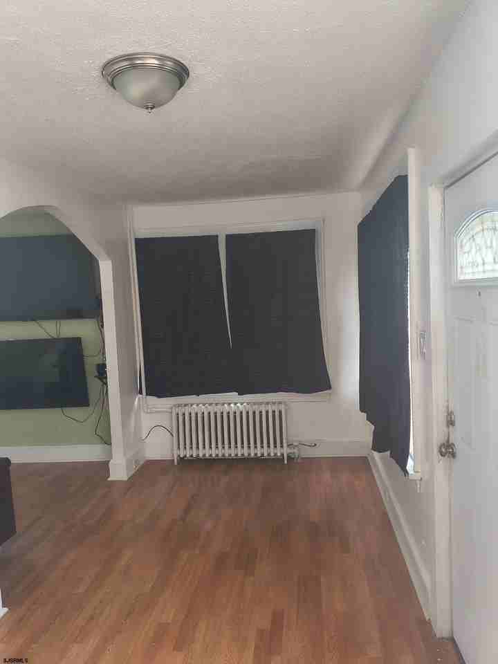1523 N Arkansas Ave - Photo 2 of 11