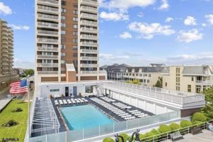 featured image of 100 S Berkley Sq