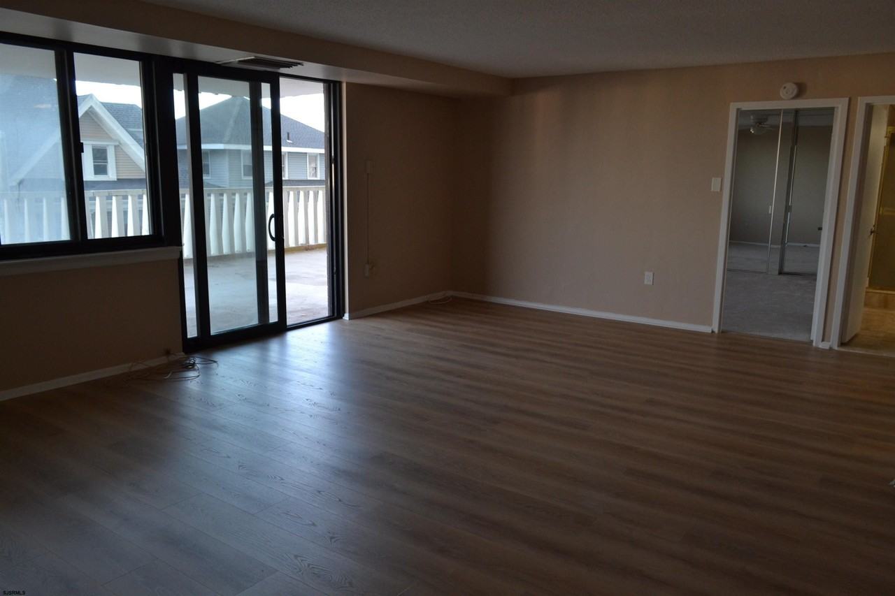 100 S Berkley Sq - Photo 7 of 29