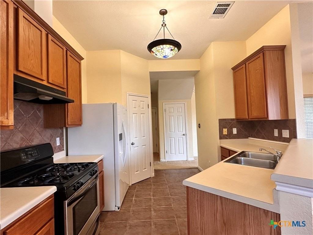 2050 Lisa Ln - Photo 5 of 48