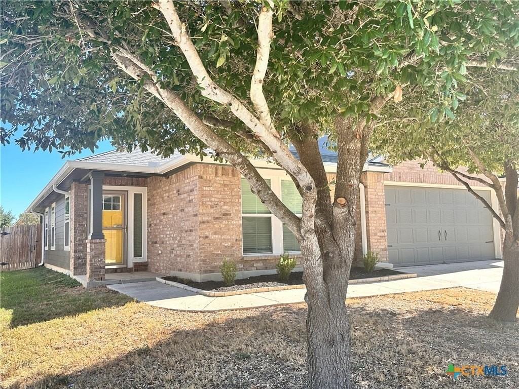 417 Capistrano Dr - Photo 3 of 39