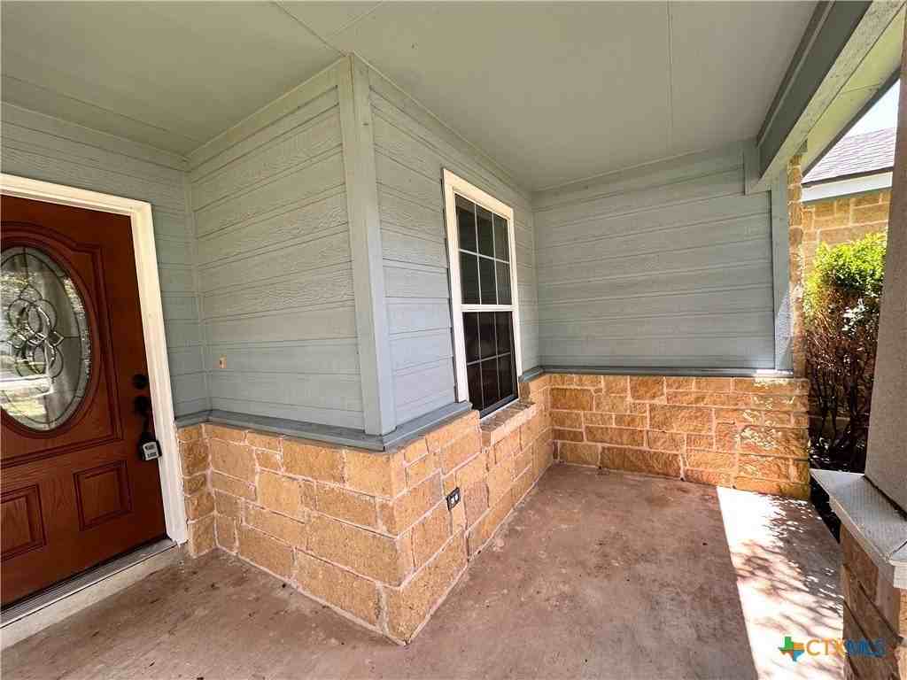 2029 Northview Dr - Photo 3 of 32