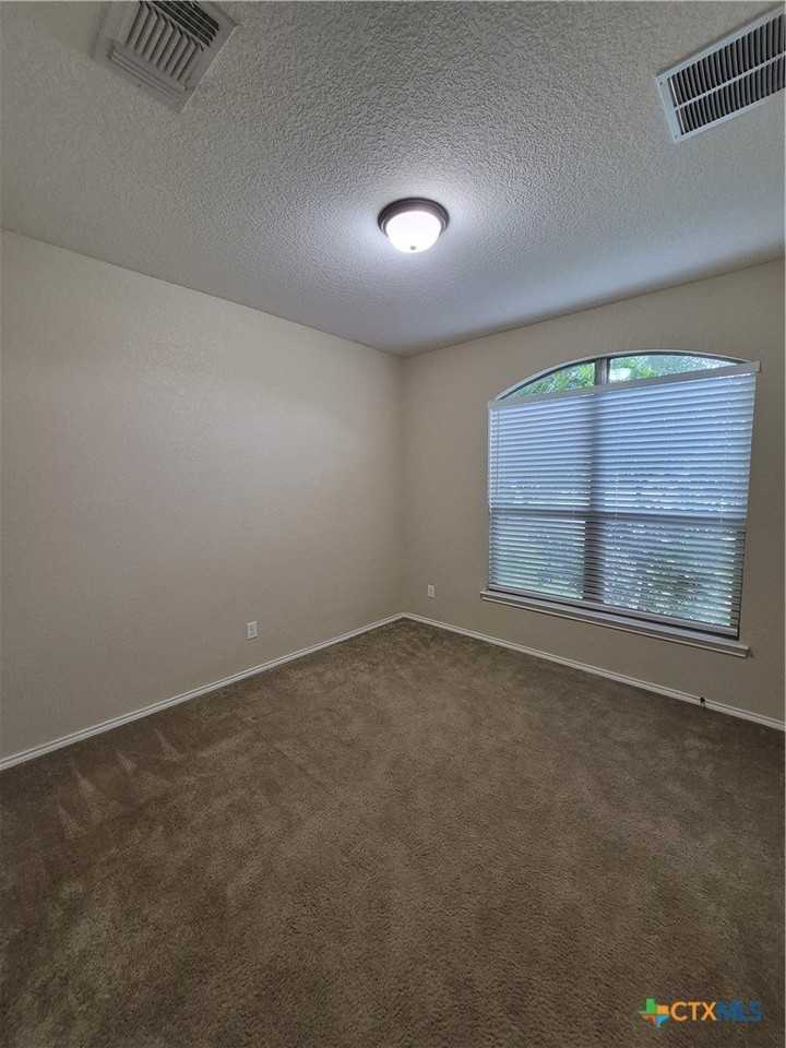1492 Jordan Xing - Photo 4 of 37