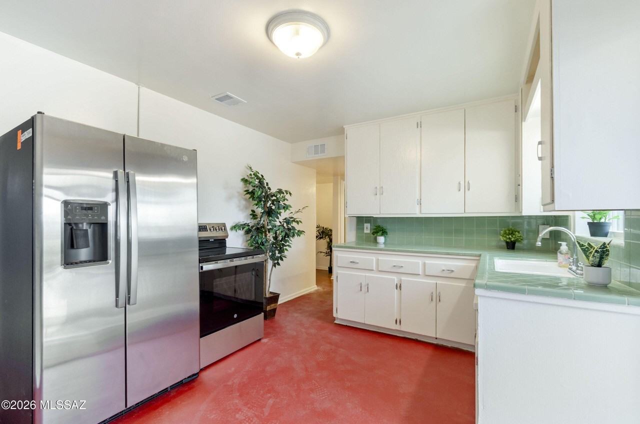 1345 E Grant Rd #1 - Photo 6 of 17
