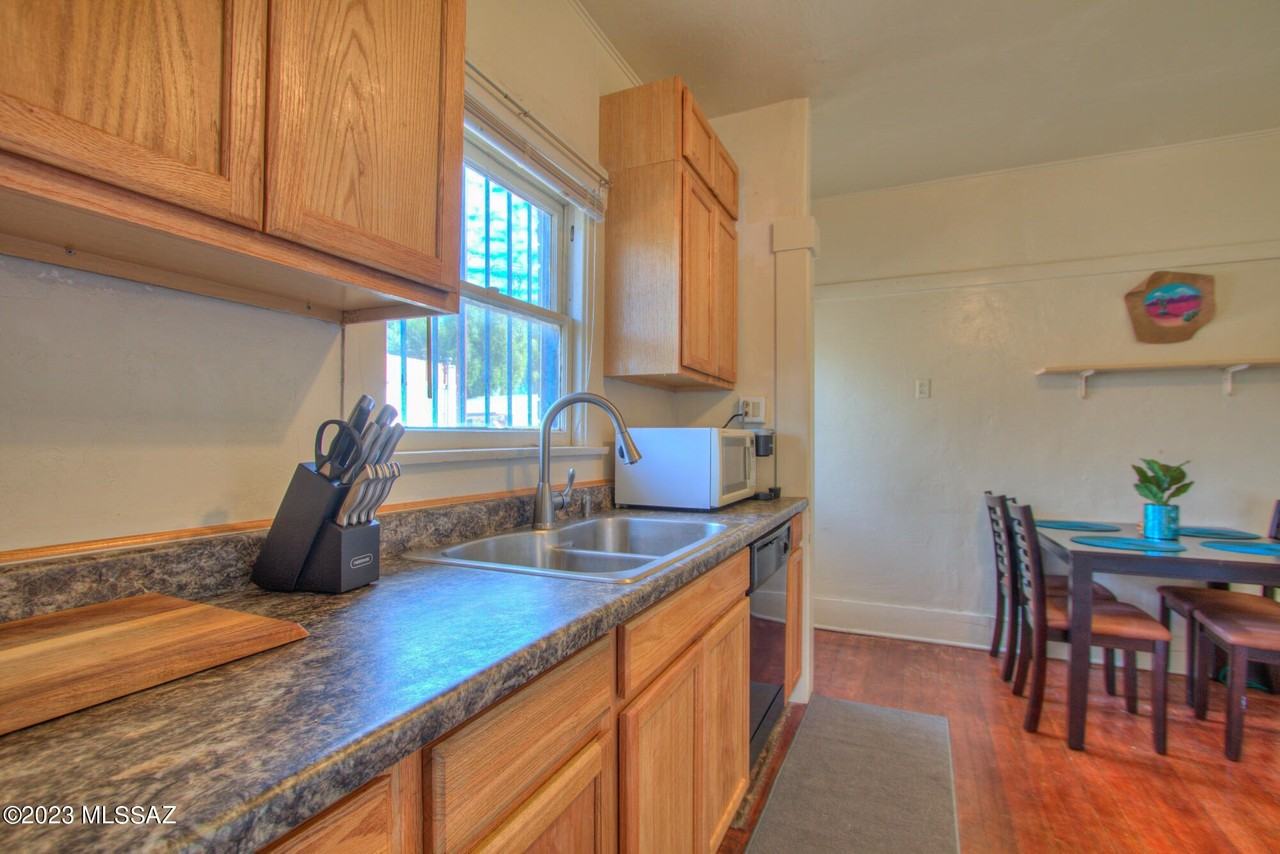 926 N 3rd Ave - Photo 2 of 15
