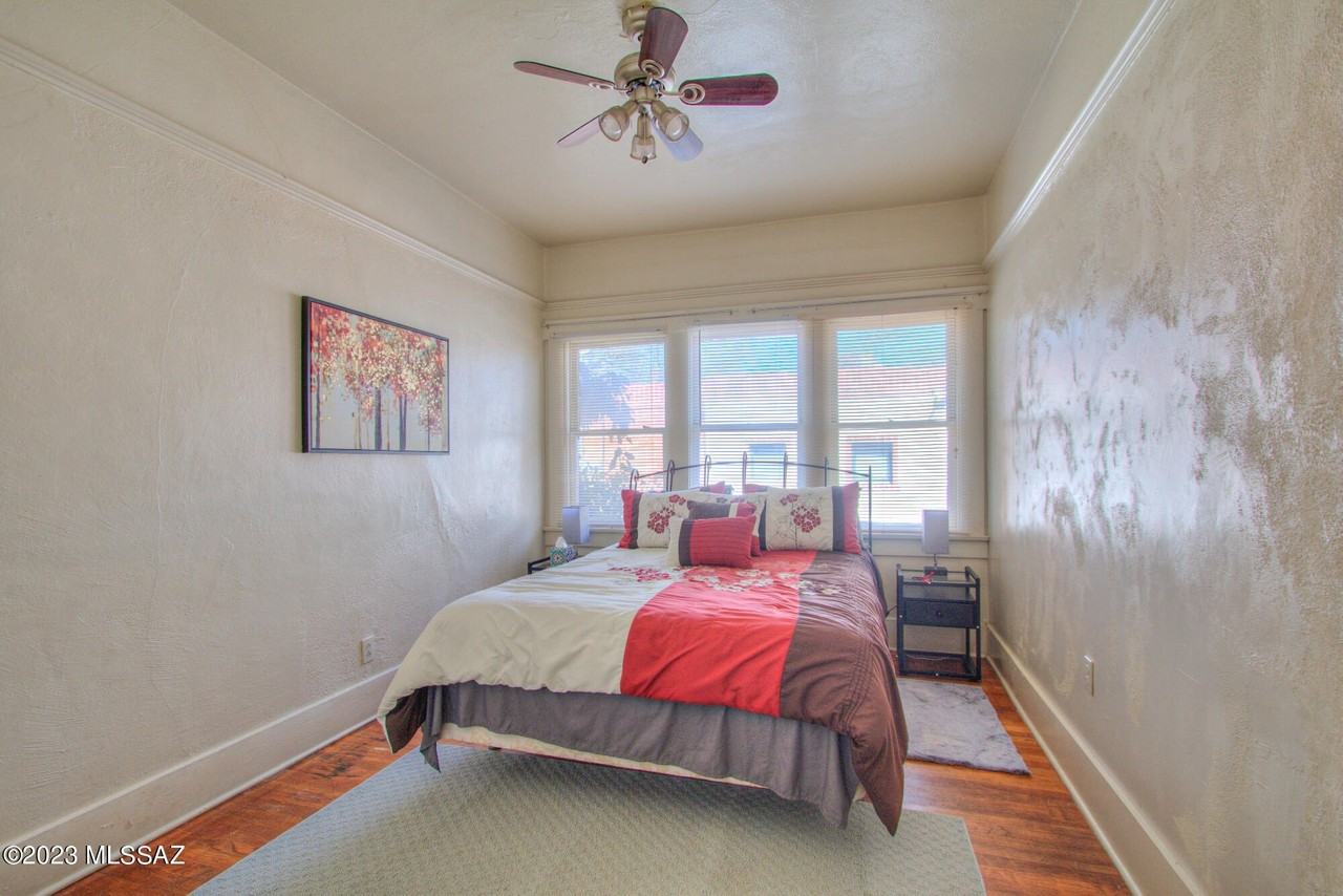 926 N 3rd Ave - Photo 4 of 15