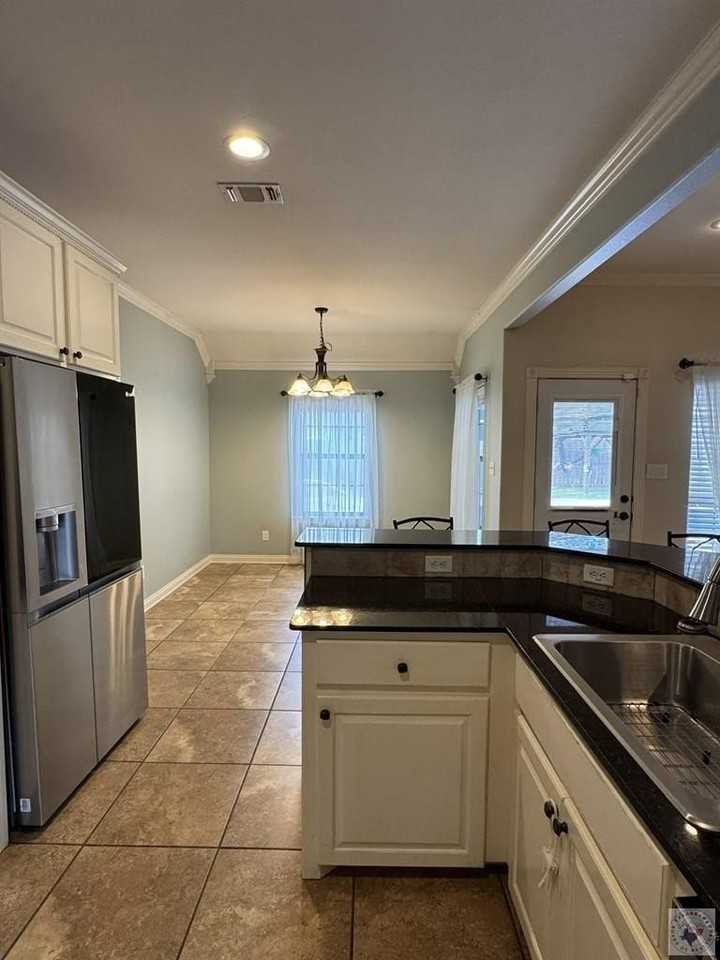 6808 Cameron - Photo 6 of 24