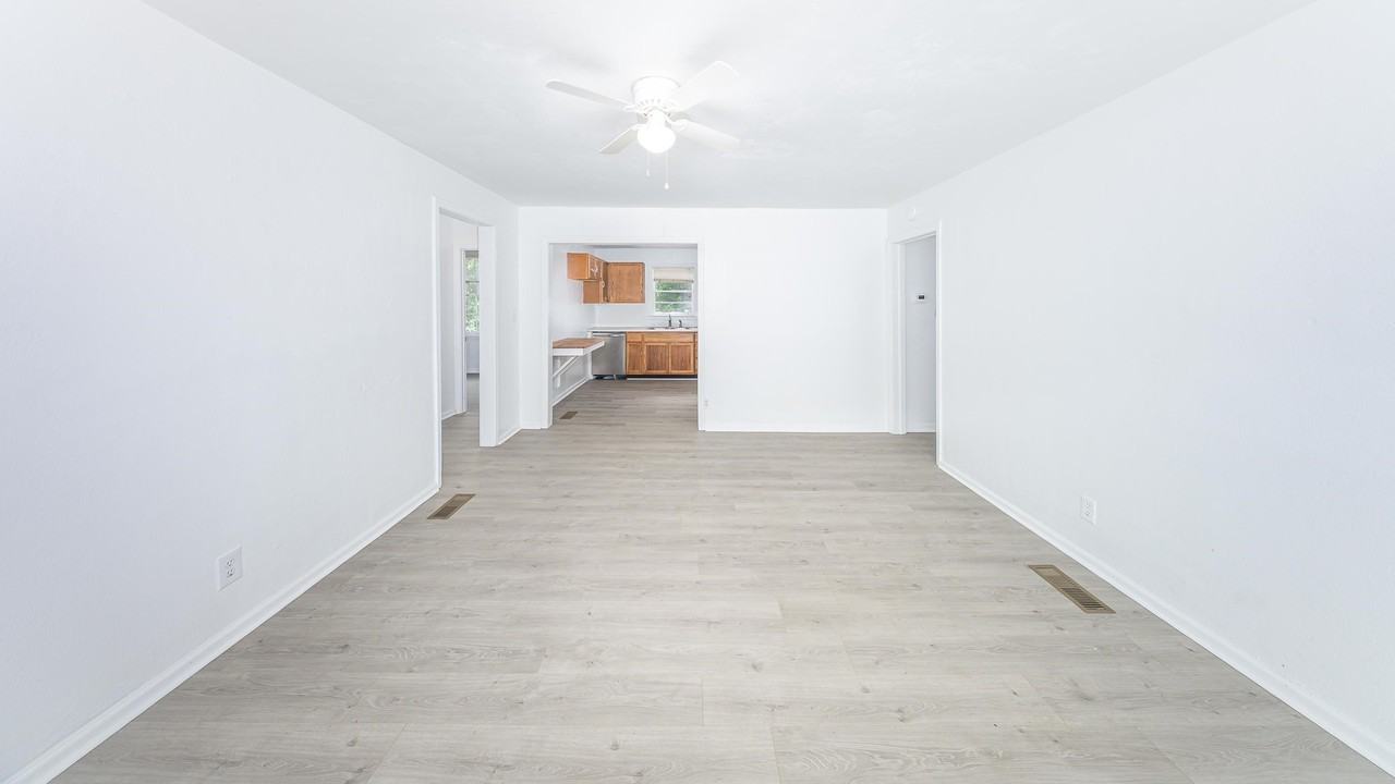 1637 Atkamire Dr - Photo 3 of 25