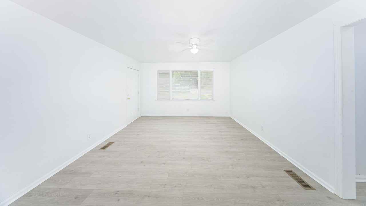 1637 Atkamire Dr - Photo 4 of 25