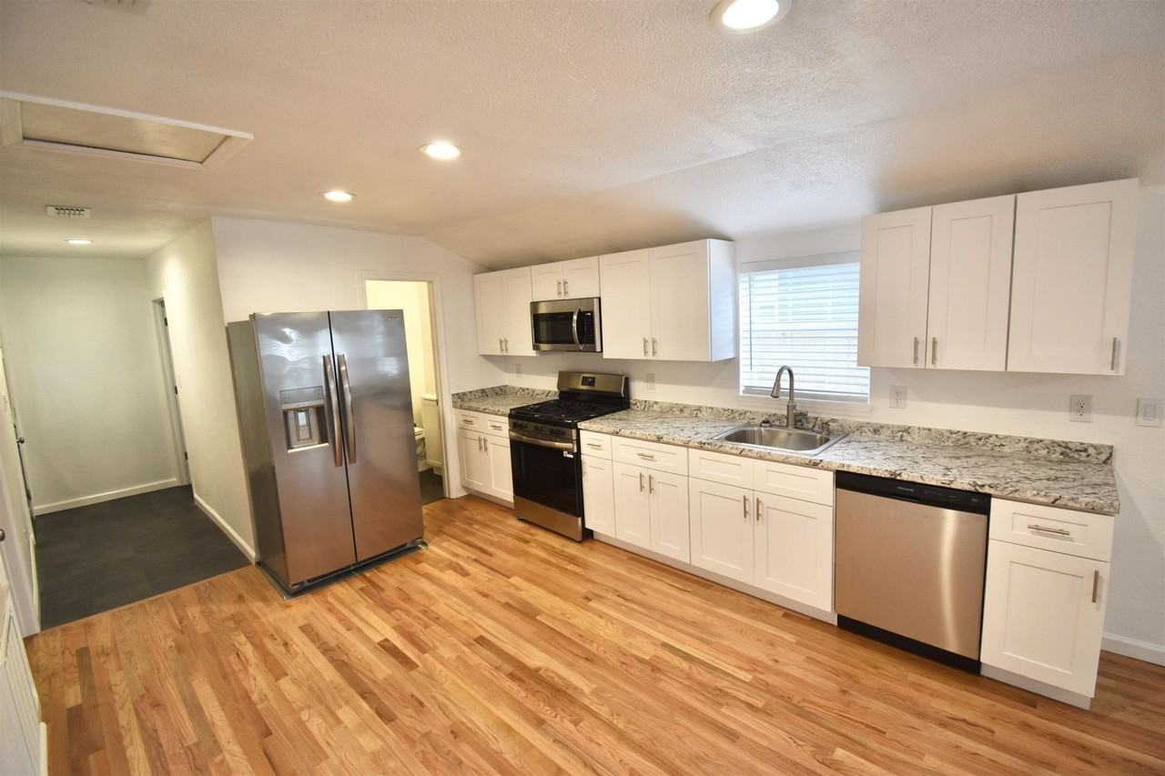734 W 7th Ave - Photo 5 of 21