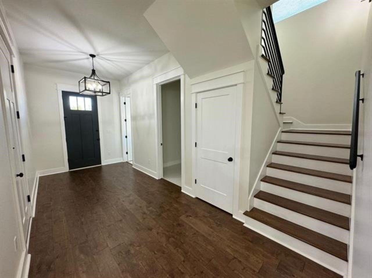 3541 Sanctuary Dr - Photo 4 of 29