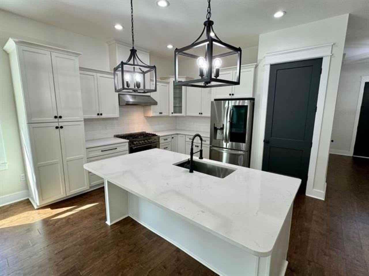 3541 Sanctuary Dr - Photo 5 of 29