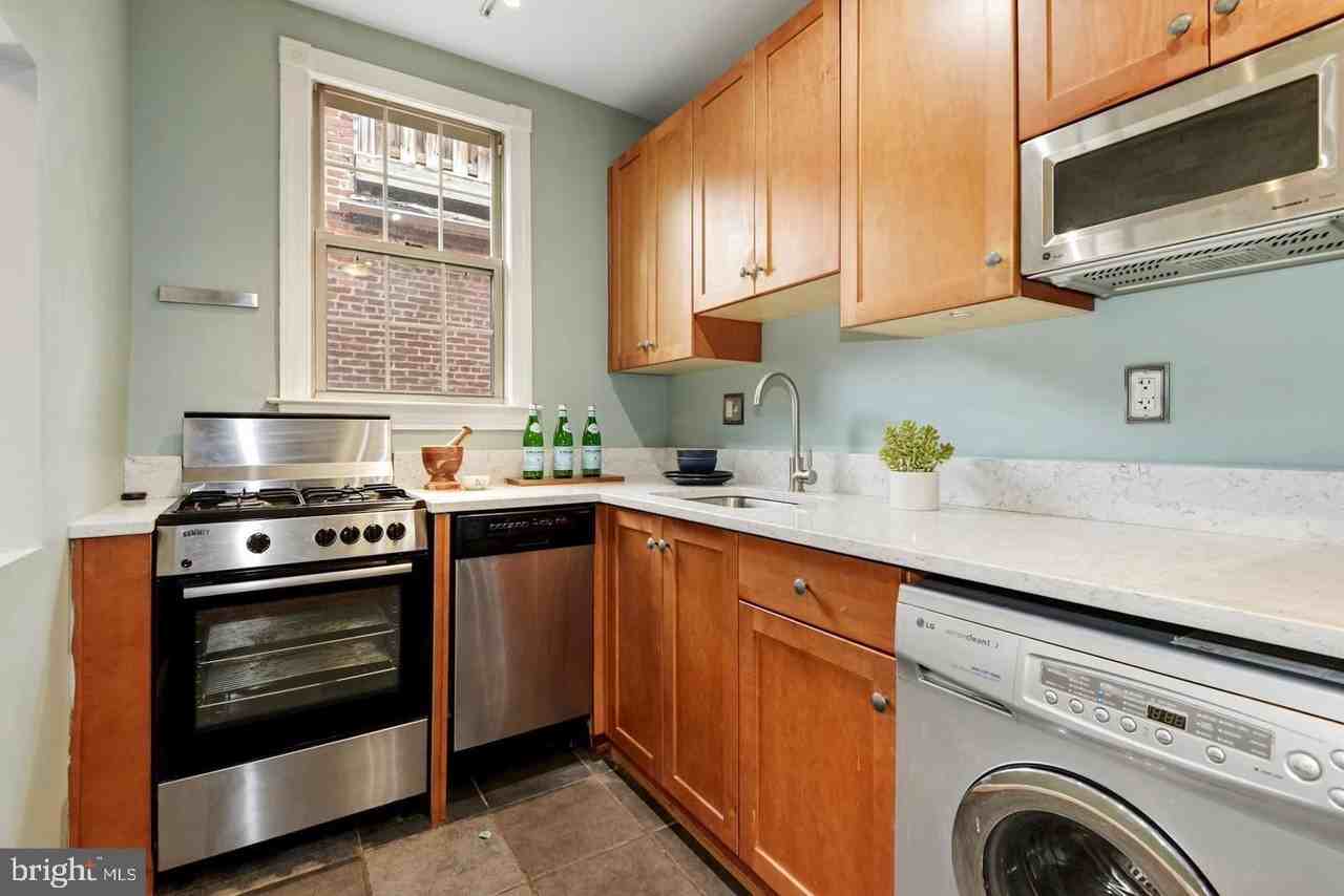 1439 Euclid St Nw #206 - Photo 5 of 15