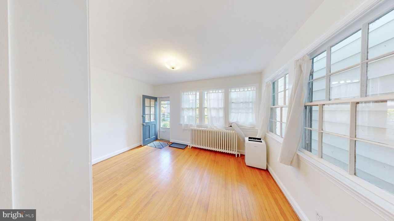 3552 T St Nw - Photo 3 of 18